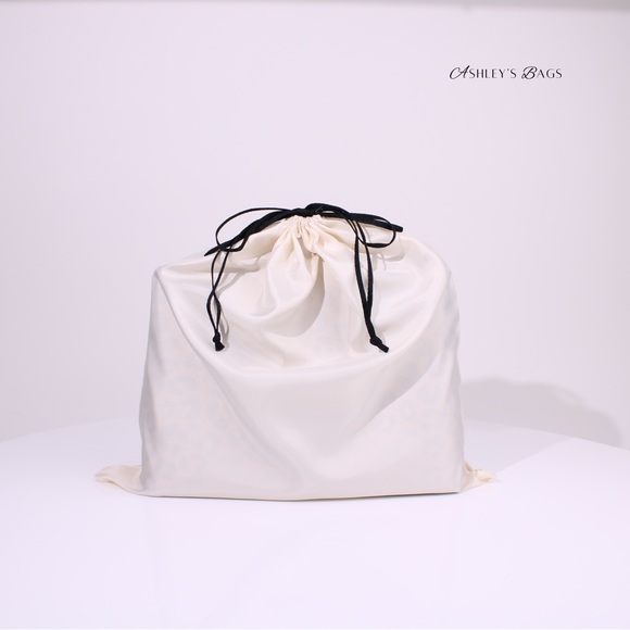 Kate Spade New Logo Off White Large Drawstring Dust Bag - Picture 3 of 3